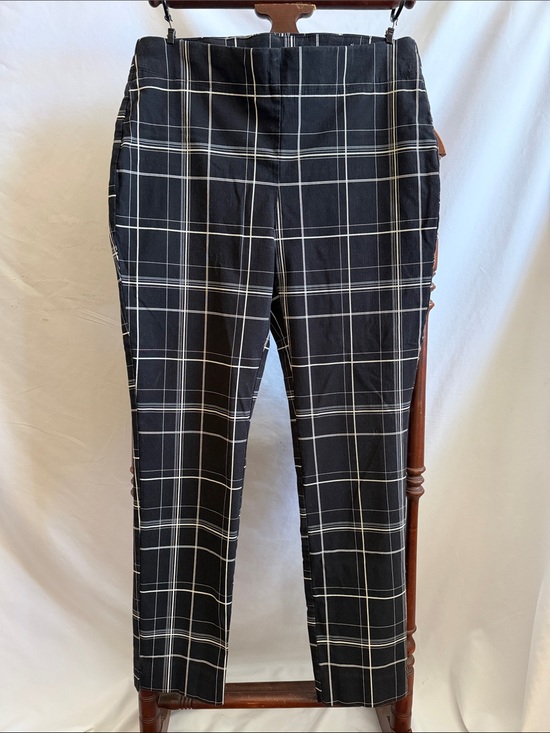 Chico's Pants - Chicos Black Windowpane Plaid pull on stretch pants.